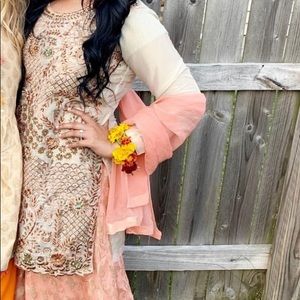 Beautiful peach outfit! Perfect for summer events, dholki and more! 🍑